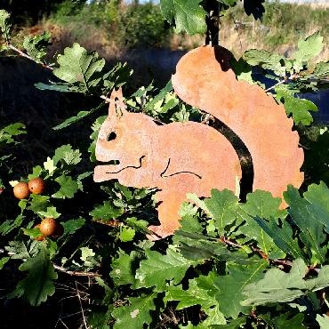 Écureuil rouillé à visser dans le bois, piquet de jardin rouille Rusty  Décoration de jardin Écureuil rouille Décoratif