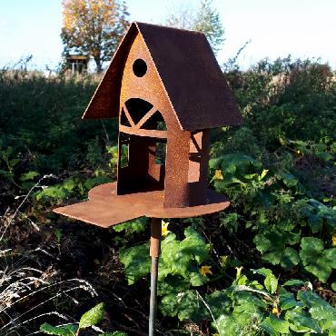 Petite mangeoire oiseaux section ronde toit à 2 versants à piquer en fer rouillé