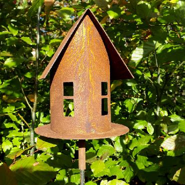 Petite mangeoire oiseaux section ronde toit à 2 versants à piquer en fer rouillé