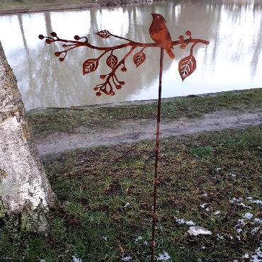 Oiseau sur branche avec fruits H150cm à piquer en fer rouillé