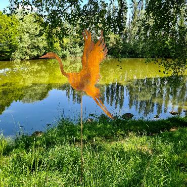 Oiseau héron volant H150cm à piquer en fer rouillé