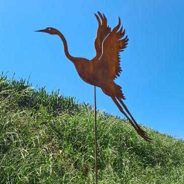 Oiseau héron volant H150cm à piquer en fer rouillé